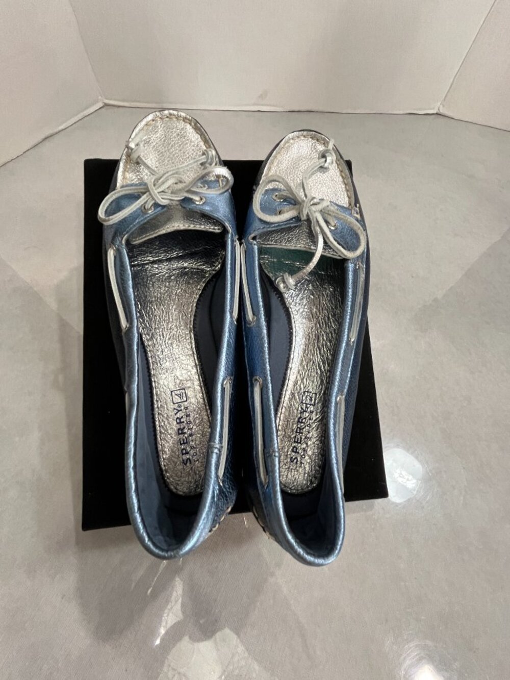 Sperry Top-Sider Blue Silver Metallic Leather Boat Shoes Women’s Size 8M - Picture 5 of 15